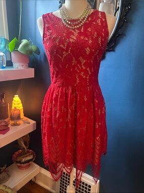 Red Lace Sleeveless Dress - Elegant Party Dress